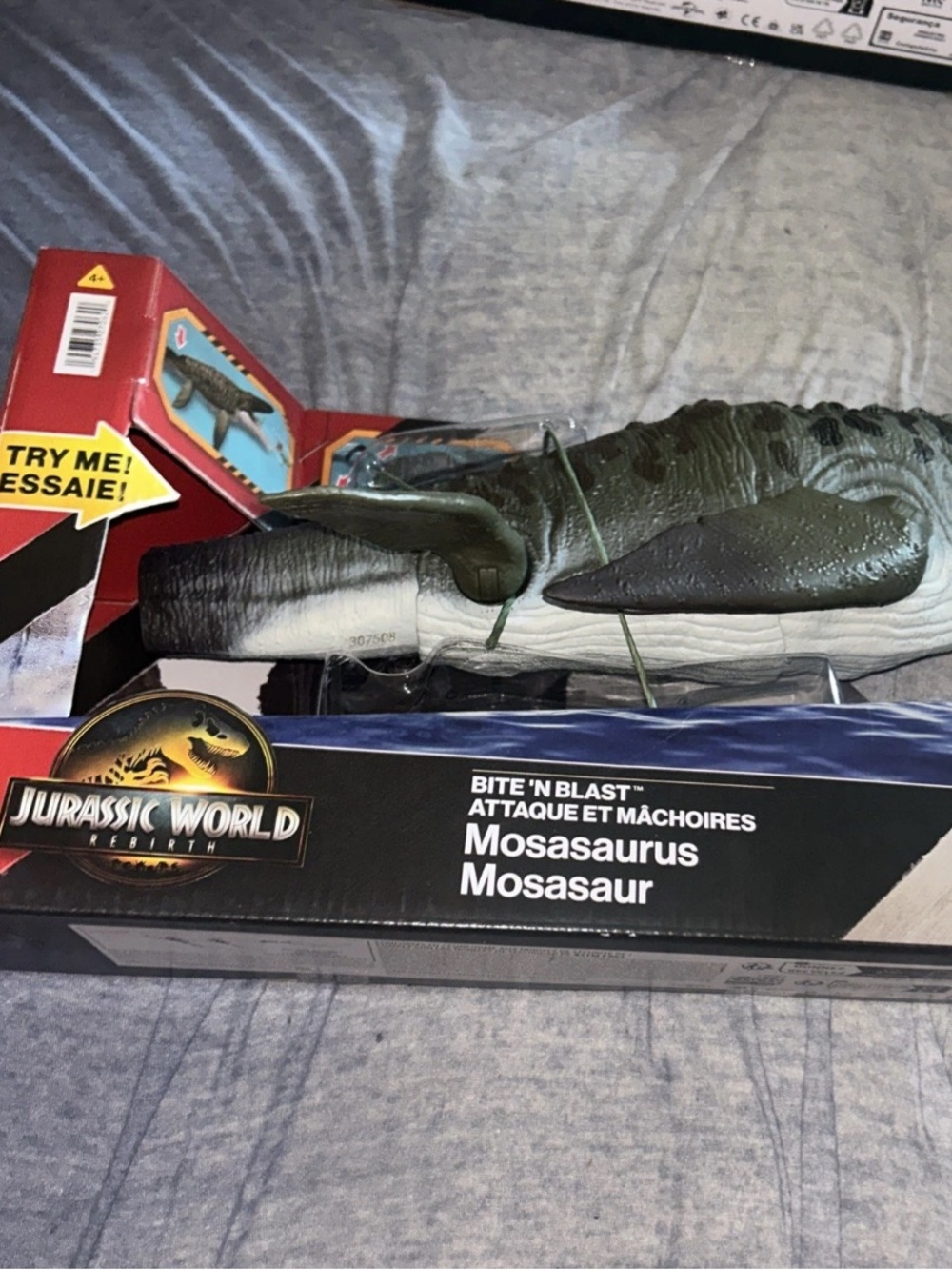 Jurassic World Rebirth Bite N Blast Mosasaurus Action Figure & Mini Dilophosauru